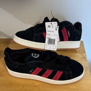 Men’s Adidas Campus 00s Sneakers with Black with Red Accents. Size 8